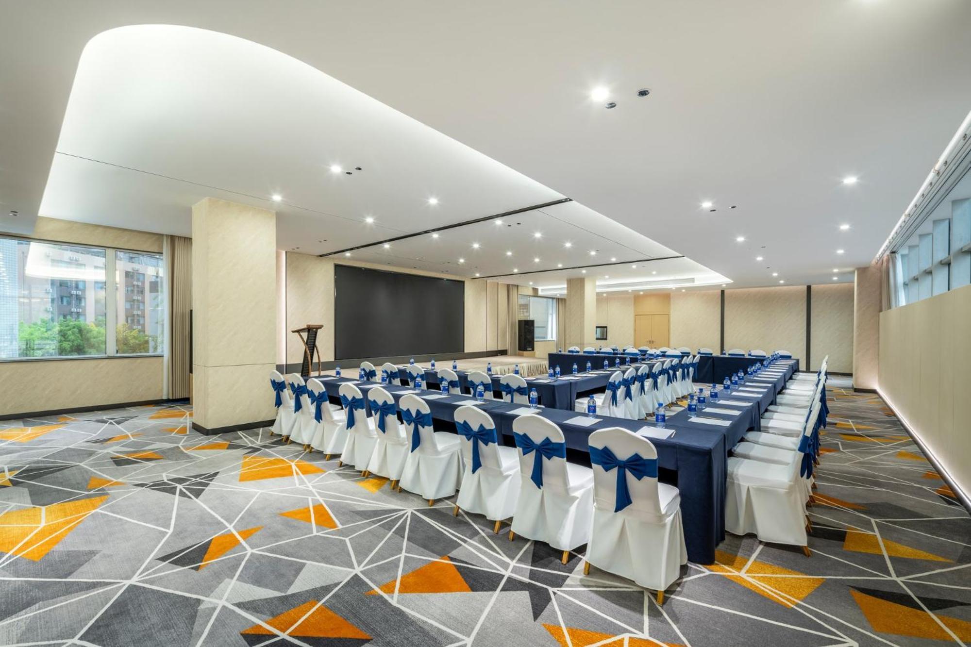 Holiday Inn Express Chengdu Tianfu Square By Ihg - Chunxi Road And Kuanzhai Alley Экстерьер фото