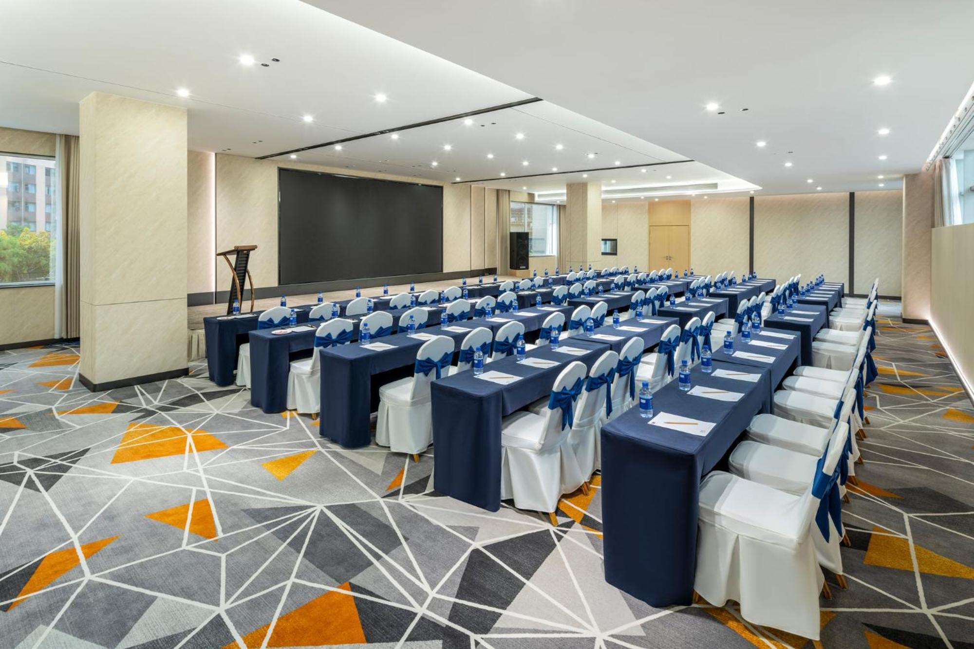 Holiday Inn Express Chengdu Tianfu Square By Ihg - Chunxi Road And Kuanzhai Alley Экстерьер фото