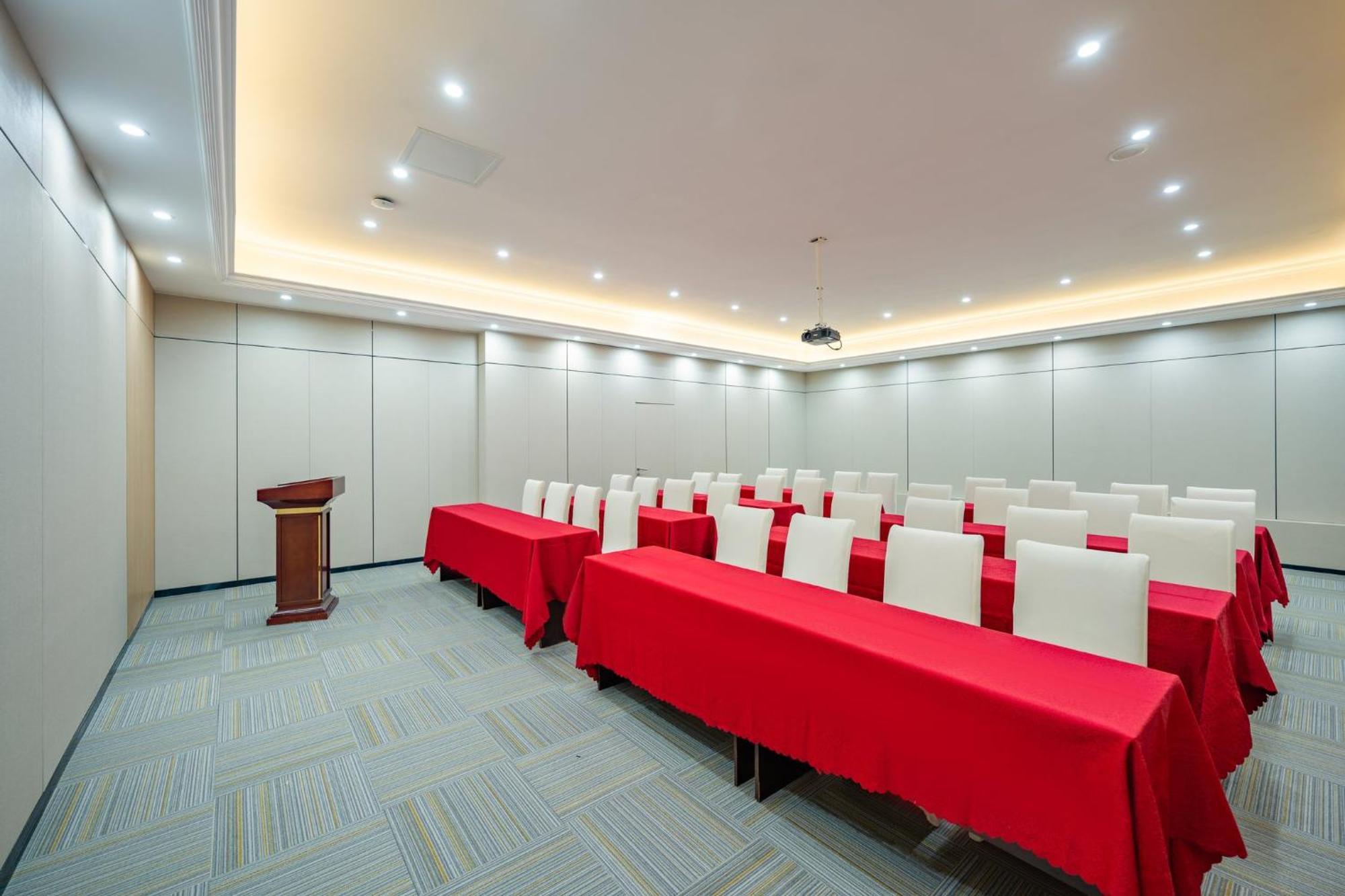 Holiday Inn Express Chengdu Tianfu Square By Ihg - Chunxi Road And Kuanzhai Alley Экстерьер фото