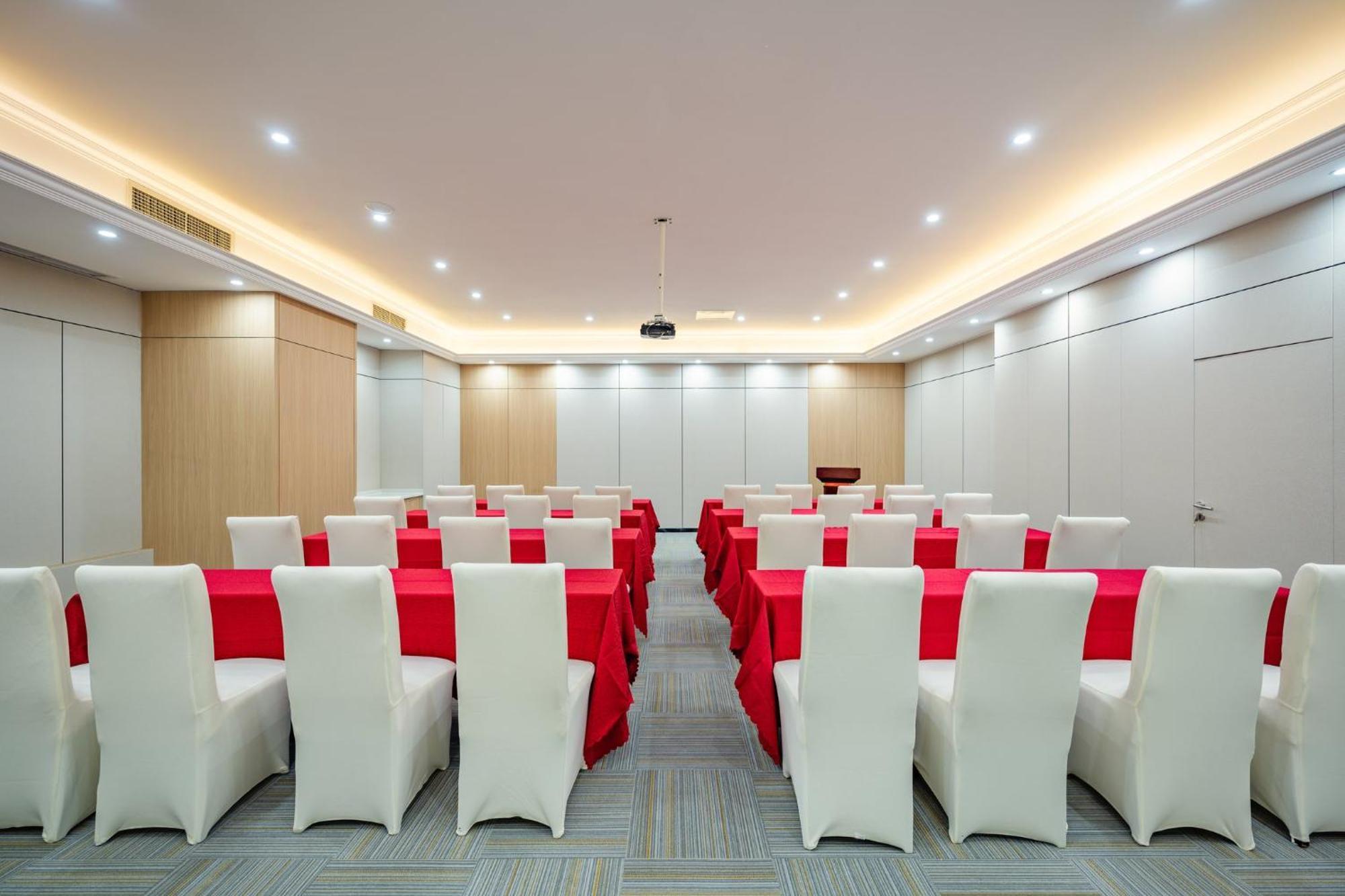 Holiday Inn Express Chengdu Tianfu Square By Ihg - Chunxi Road And Kuanzhai Alley Экстерьер фото