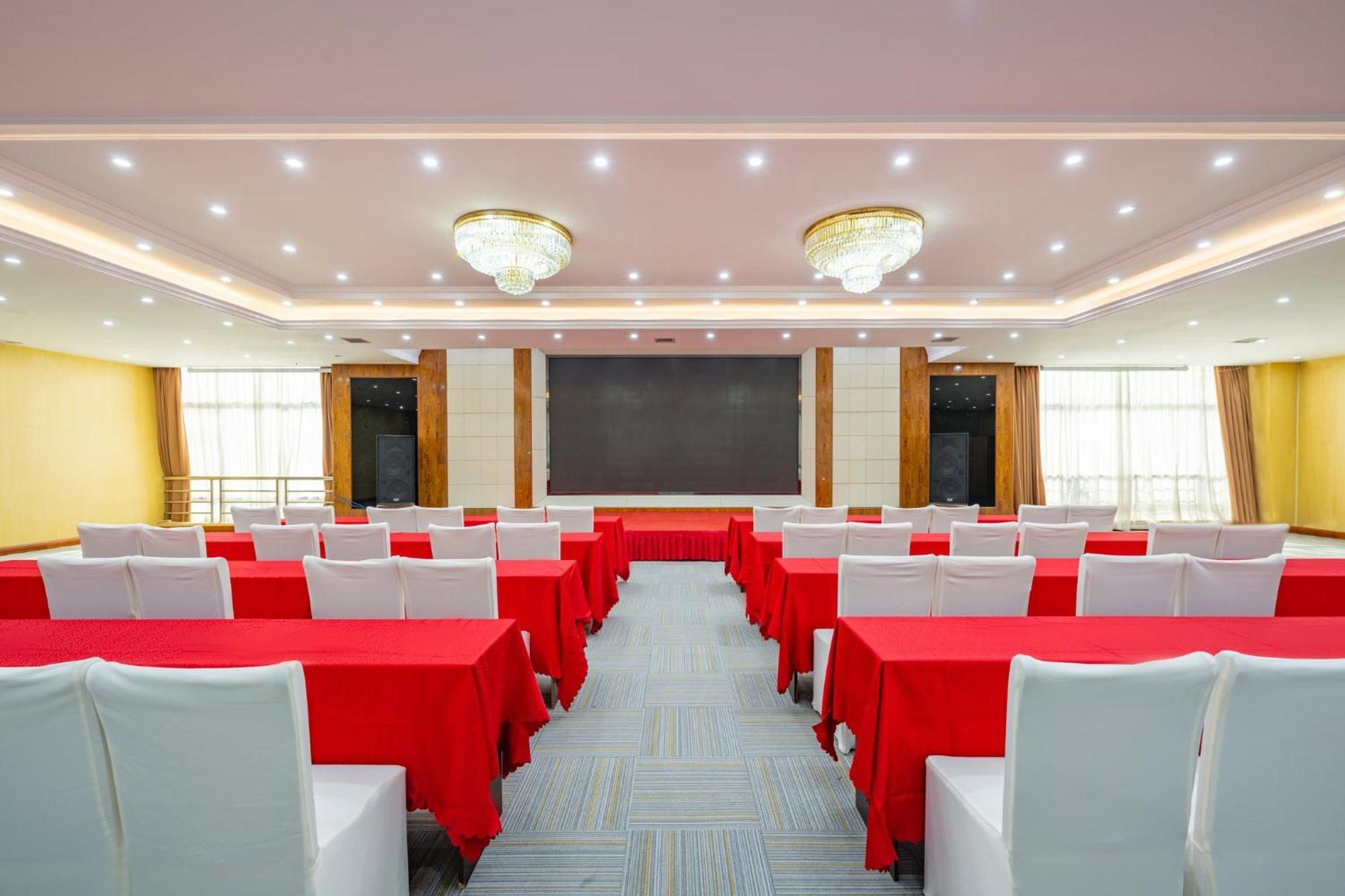 Holiday Inn Express Chengdu Tianfu Square By Ihg - Chunxi Road And Kuanzhai Alley Экстерьер фото